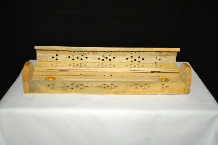 Light wood smoke box