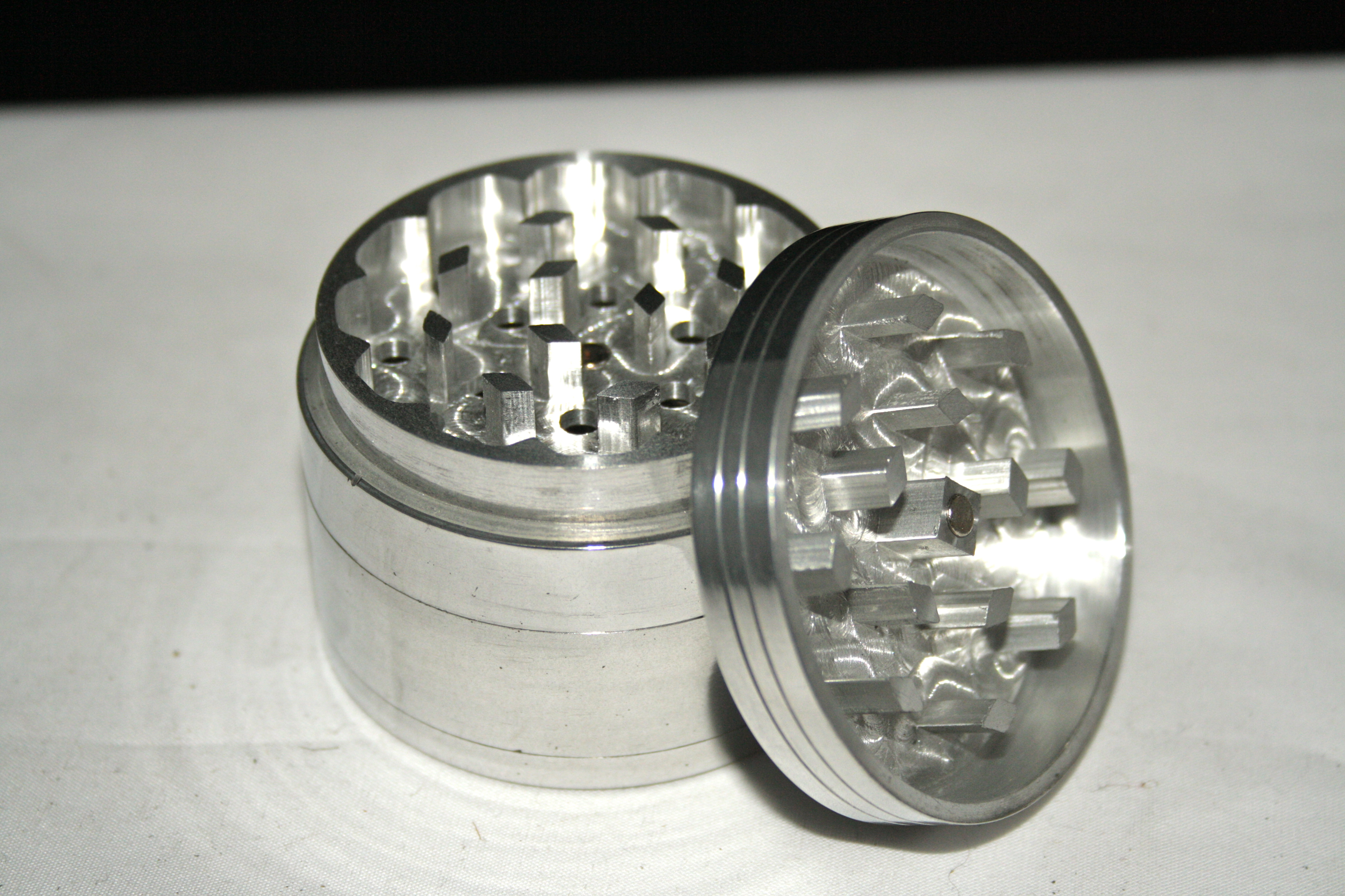 Aluminium Grinder 4pt 42 mm