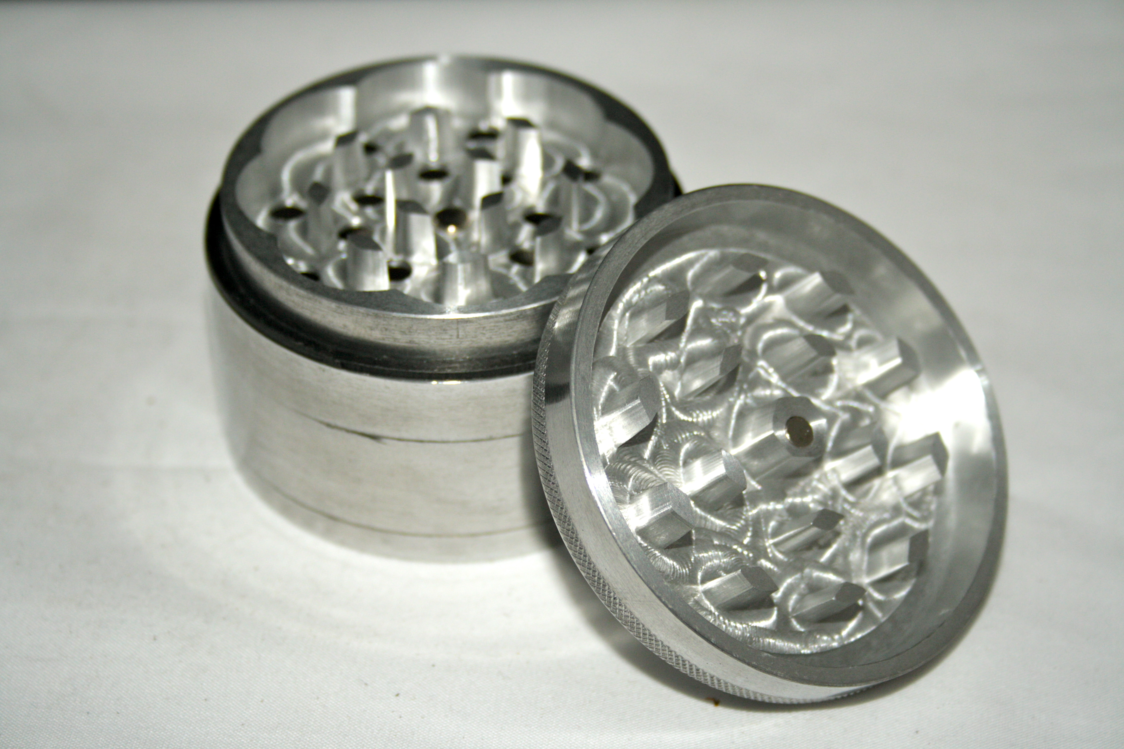 Aluminium Grinder 4pt 63mm